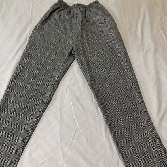 Ship n Shore size 10 in great shape - Picture 2 of 3